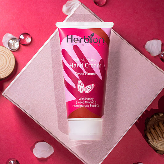 Moisturizing Hand Cream With a Blend of Sweet Almond Oil and Honey